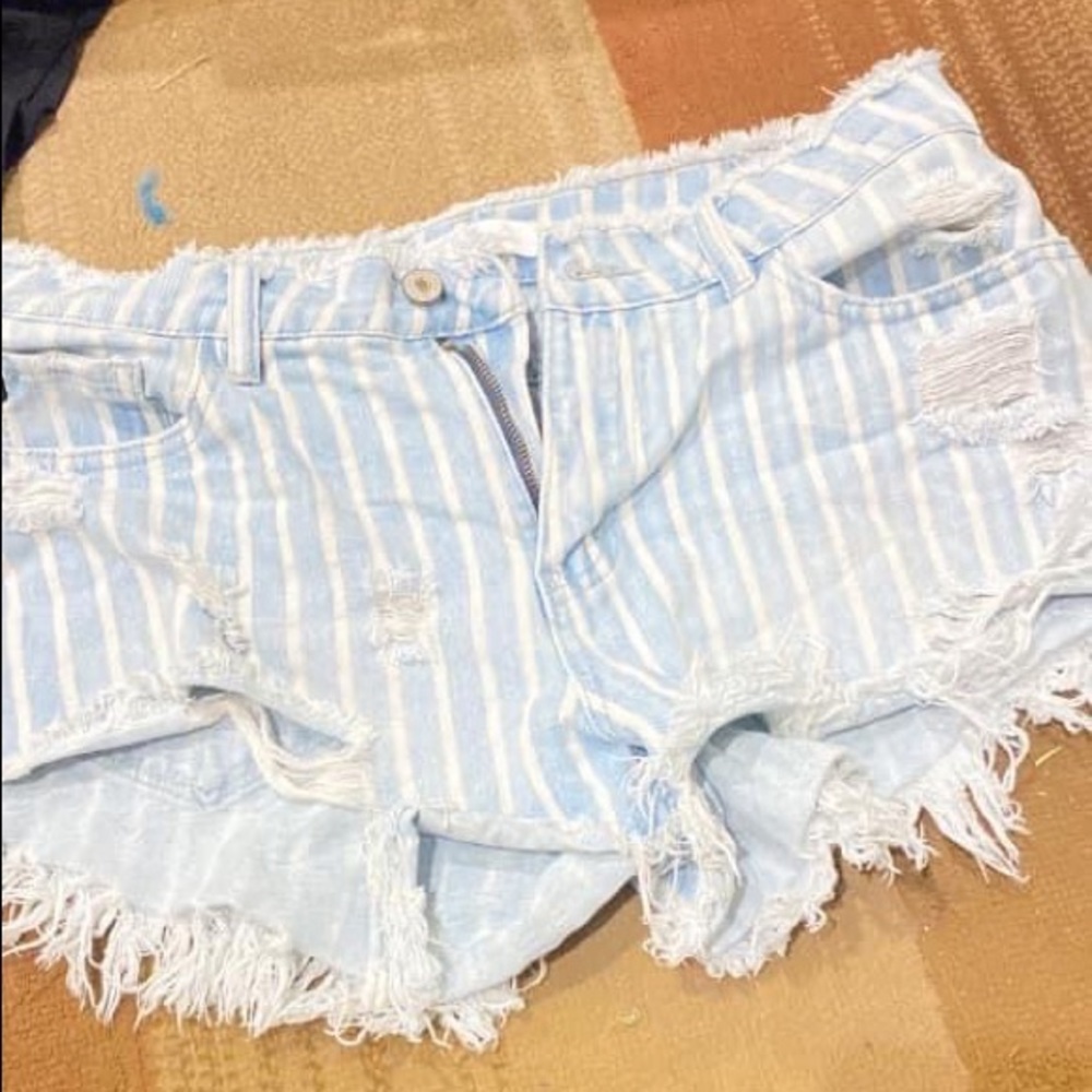 Distressed striped shorts